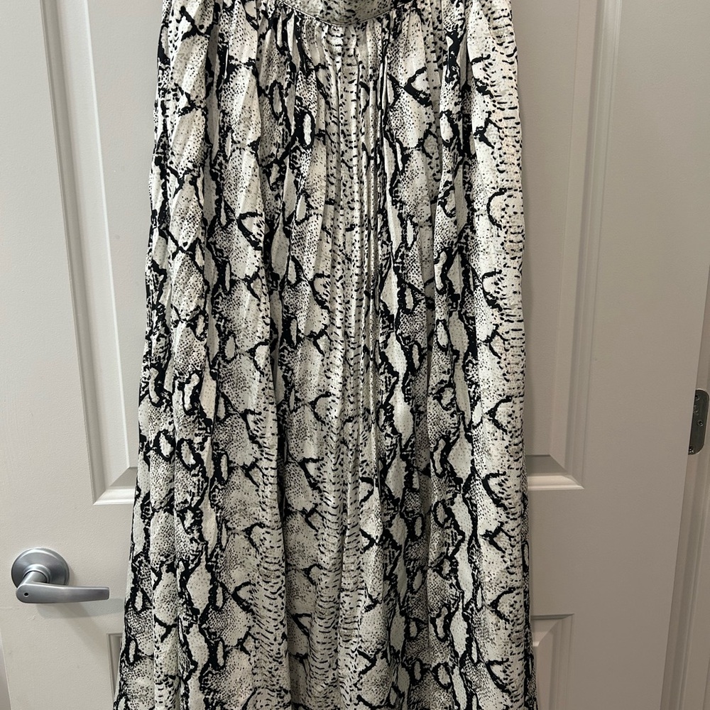 Romesa Black & White Snake-Print Maxi Skirt